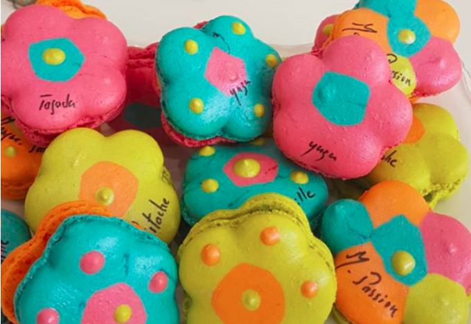 5ed91448a2e4d_anniversaire macarons paris.jpeg